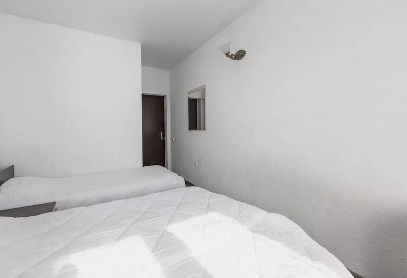 هتل Sea Outside Window