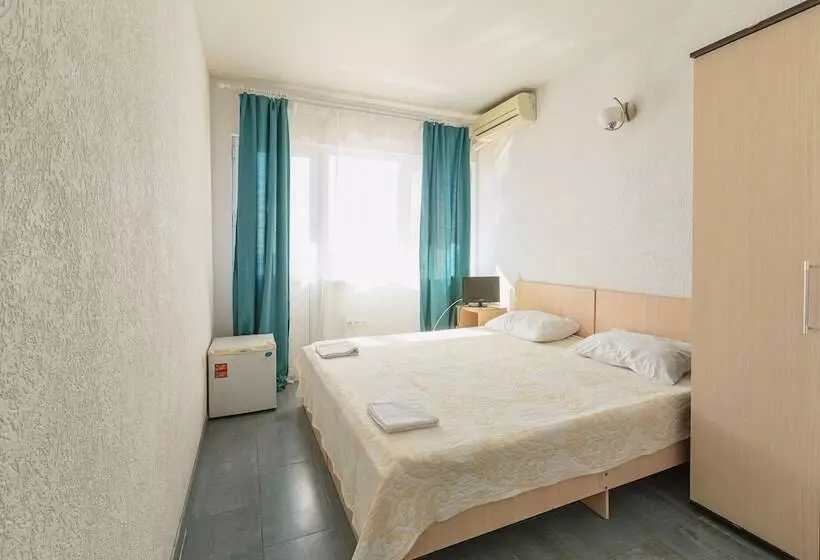 هتل Sea Outside Window