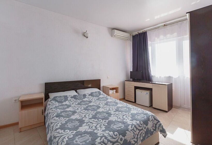 هتل Sea Outside Window