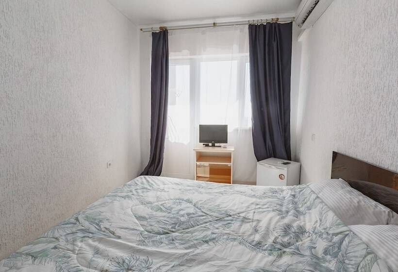 هتل Sea Outside Window