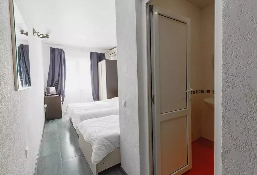 هتل Sea Outside Window