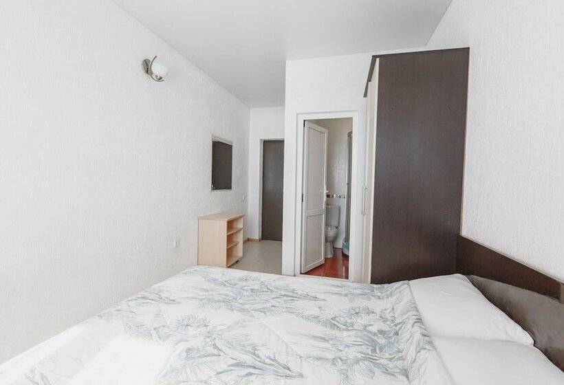 هتل Sea Outside Window