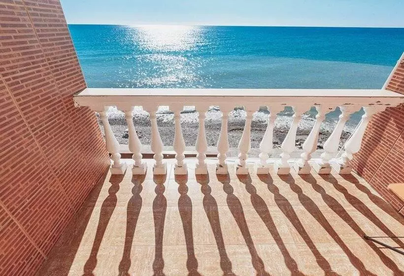 هتل Sea Outside Window