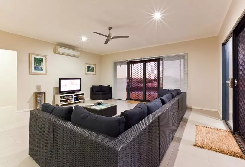 3 Kestrel Place