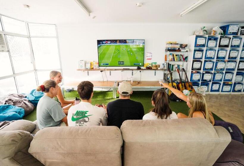 הוסטל Mad Monkey Waterfront