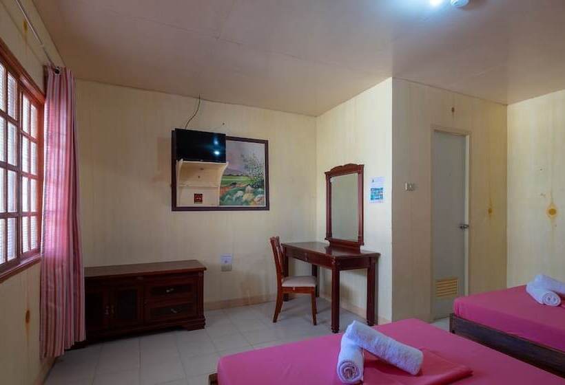 בית מלון כפרי Buena Lynne S Lodging