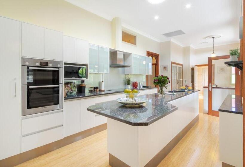 펜션 The Guesthouse Maleny