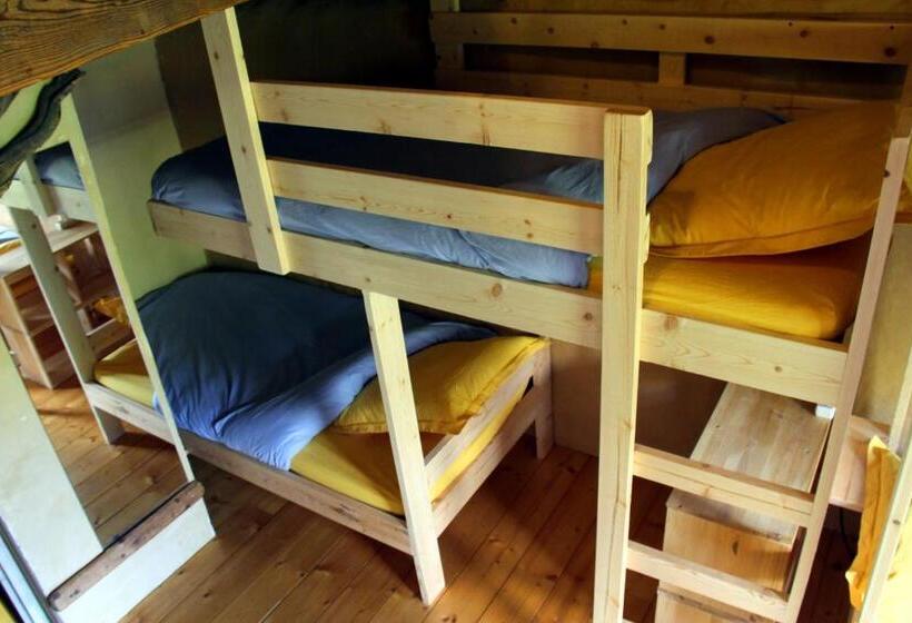 تختخواب و صبحانه La Paille