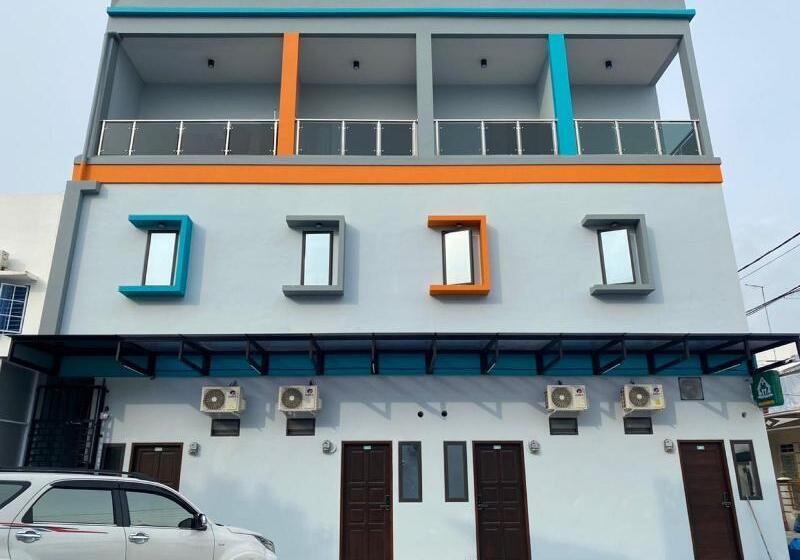 ホテル Oyo 90527 Homestay 81 Baloi  A