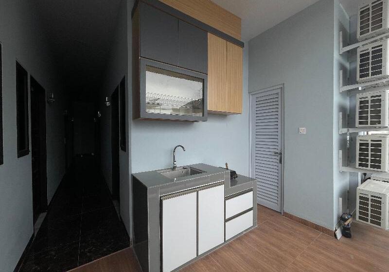 ホテル Oyo 90527 Homestay 81 Baloi  A