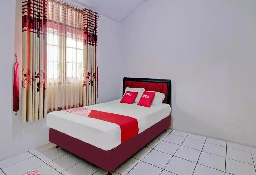 Hotelli Oyo 90543 Annur Guest House Syariah
