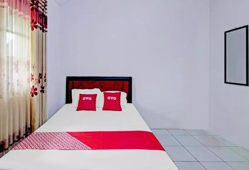 Hotelli Oyo 90543 Annur Guest House Syariah