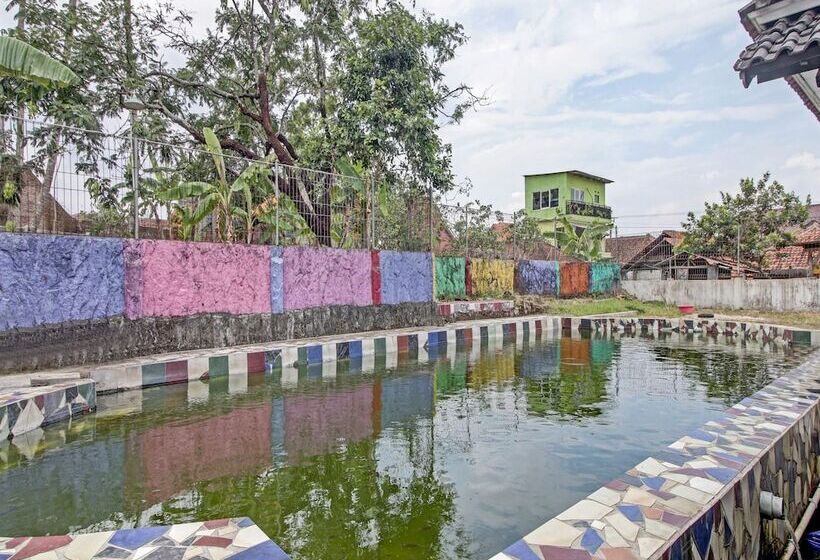 فندق Oyo 90543 Annur Guest House Syariah