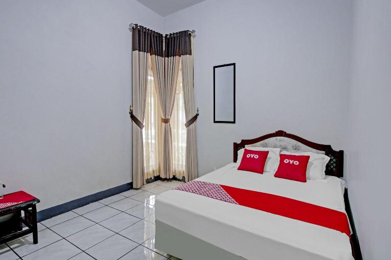 فندق Oyo 90543 Annur Guest House Syariah