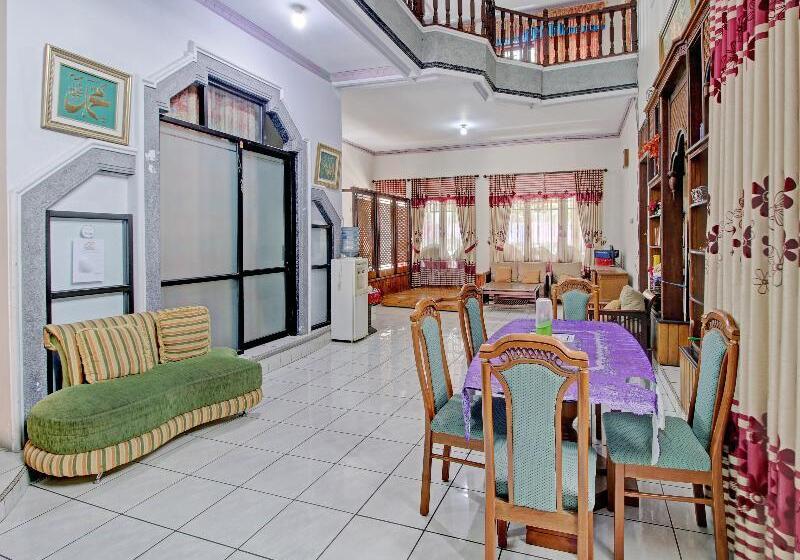 فندق Oyo 90543 Annur Guest House Syariah