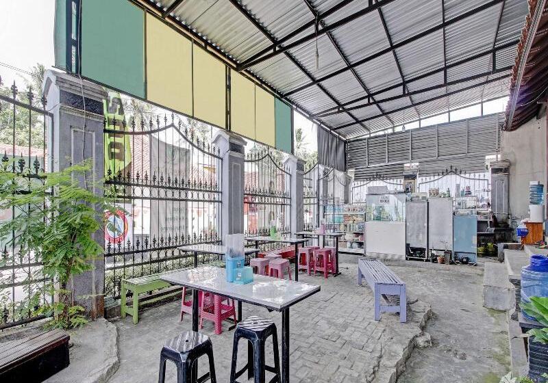 فندق Oyo 90543 Annur Guest House Syariah