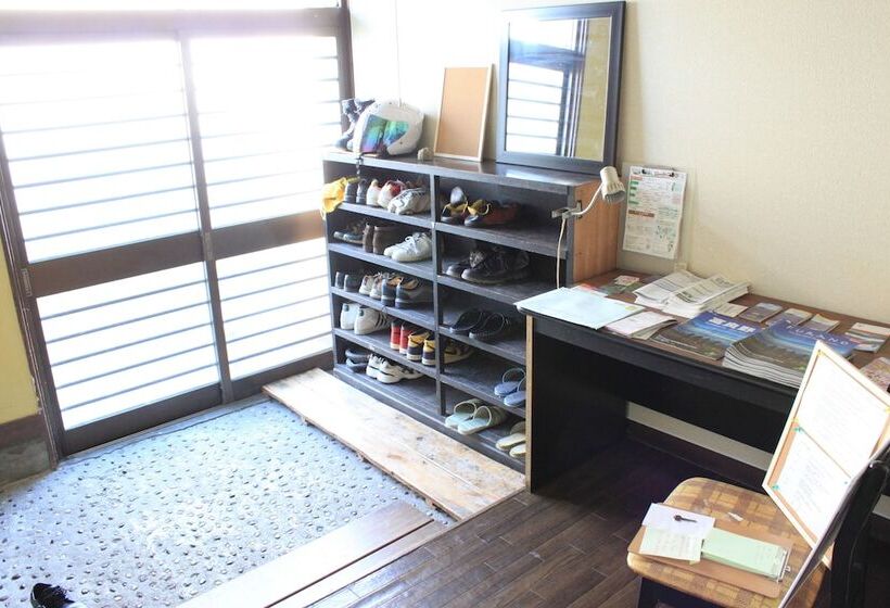 Pensione First Track Inn