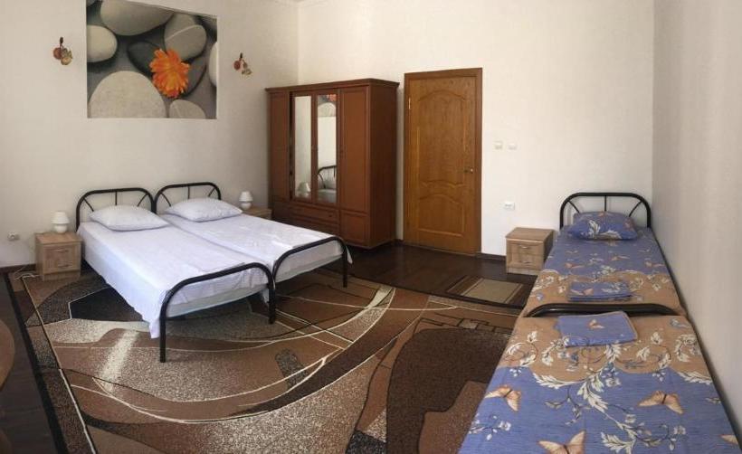 膳宿费 Gelena гостьовий двір