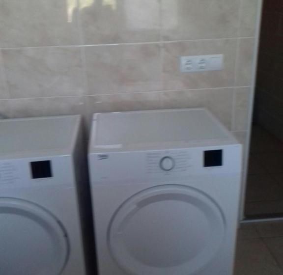 膳宿费 Gelena гостьовий двір