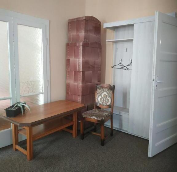 膳宿费 Gelena гостьовий двір