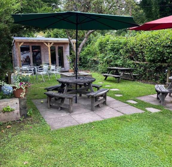 호텔 Old New Inn, Llanfyllin