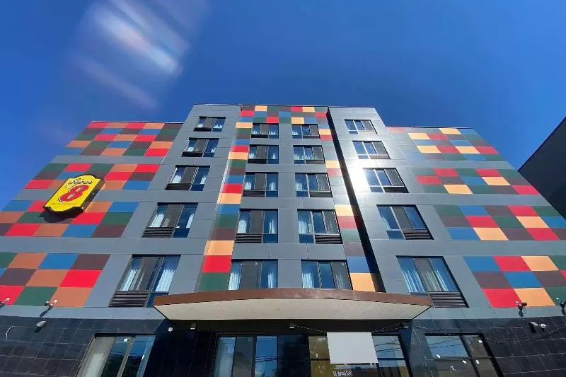 Hotelli Super 8 By Wyndham Brooklyn Williamsburg