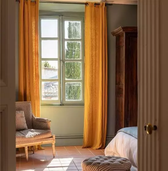 ペンション La Fugue Chambres D Hôtes De Charme , Demeure Historique,piscine,jardin Proche Uzes Nimes Ales