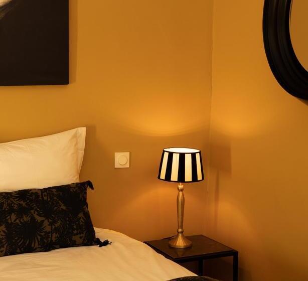 펜션 La Fugue Chambres D  Hôtes De Charme , Demeure Historique,piscine,jardin Proche Uzes Nimes Ales