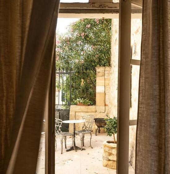 펜션 La Fugue Chambres D  Hôtes De Charme , Demeure Historique,piscine,jardin Proche Uzes Nimes Ales