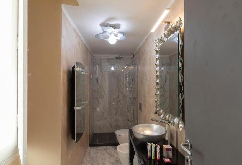 פנסיון Luxury Liberty House