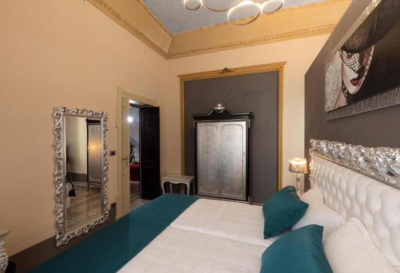 פנסיון Luxury Liberty House