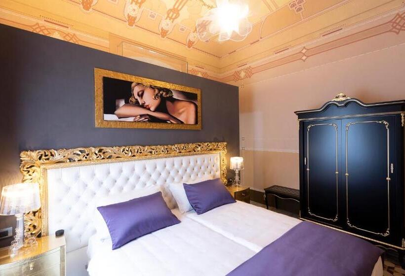 פנסיון Luxury Liberty House