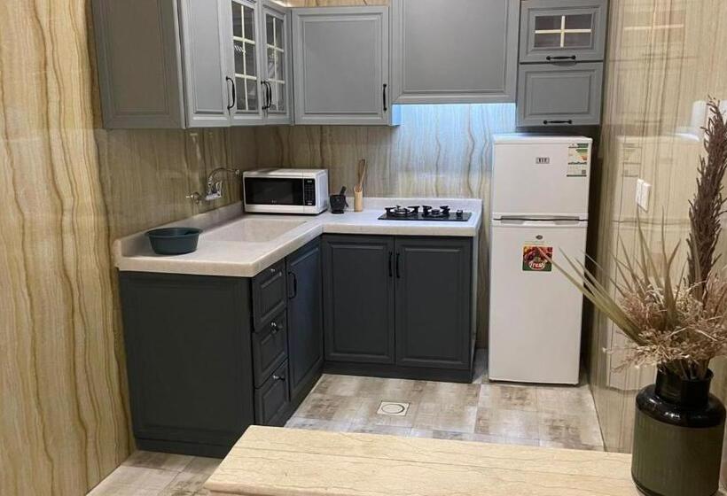 قولدن كمباوند