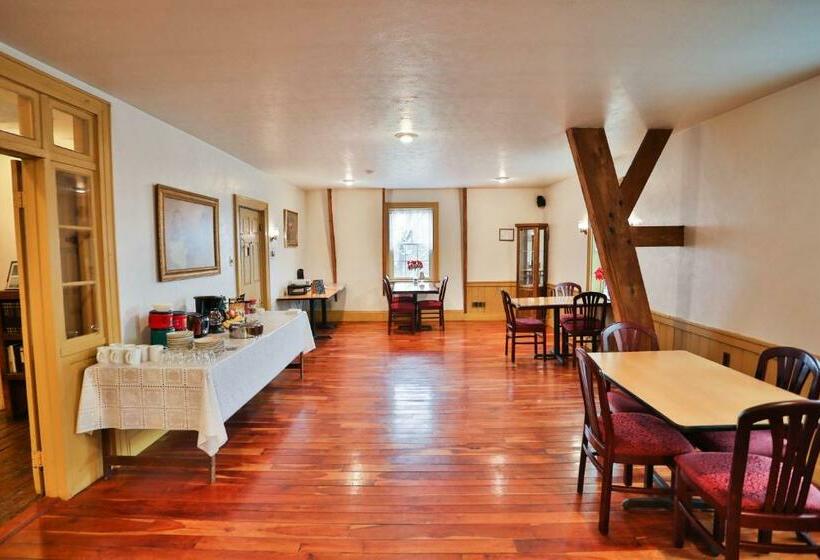 Baneberry Meadows B&b