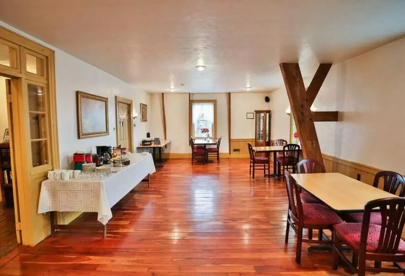 Baneberry Meadows B&b