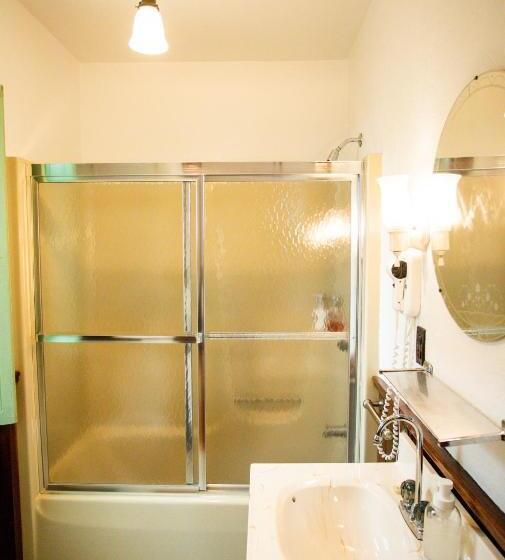 Baneberry Meadows B&b