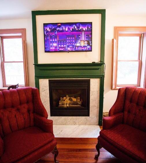 Baneberry Meadows B&b