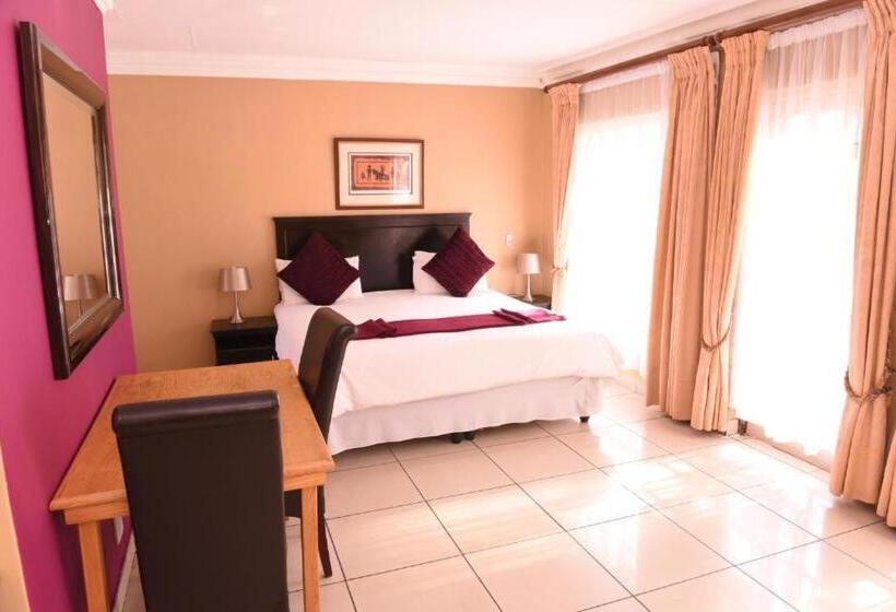 פנסיון Chancellors Court Guest House