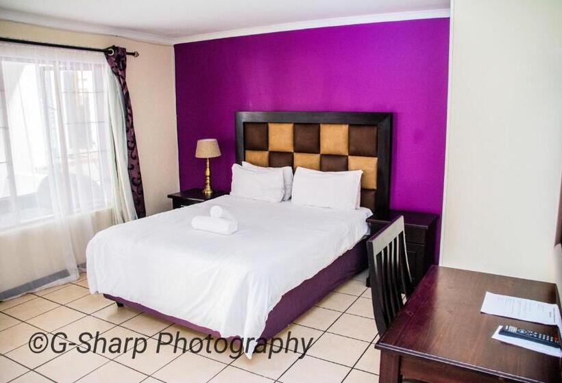 פנסיון Chancellors Court Guest House