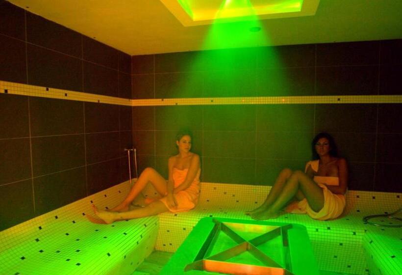 Centro Pineta Family Hotel & Wellness