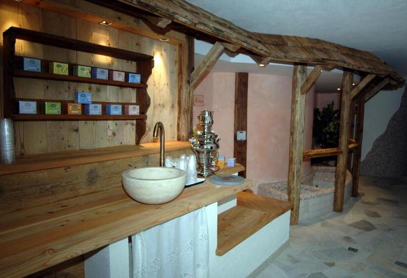 Centro Pineta Family Hotel & Wellness