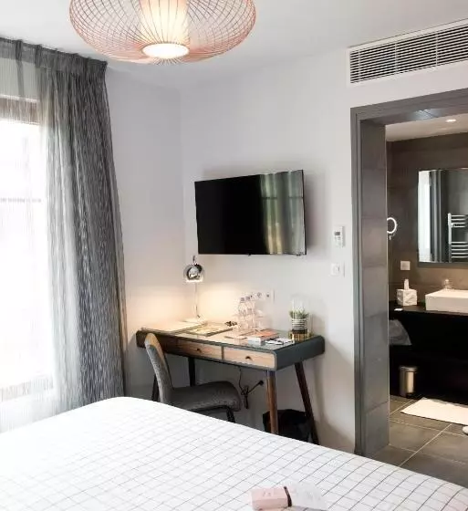 Отель Armes De Champagne