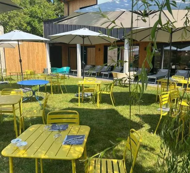 Отель Armes De Champagne