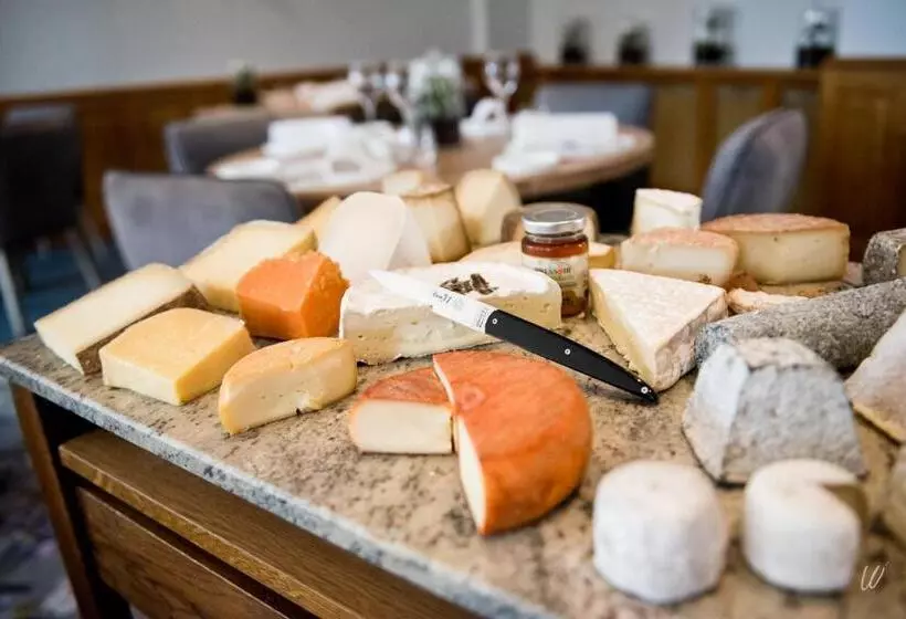 Отель Armes De Champagne