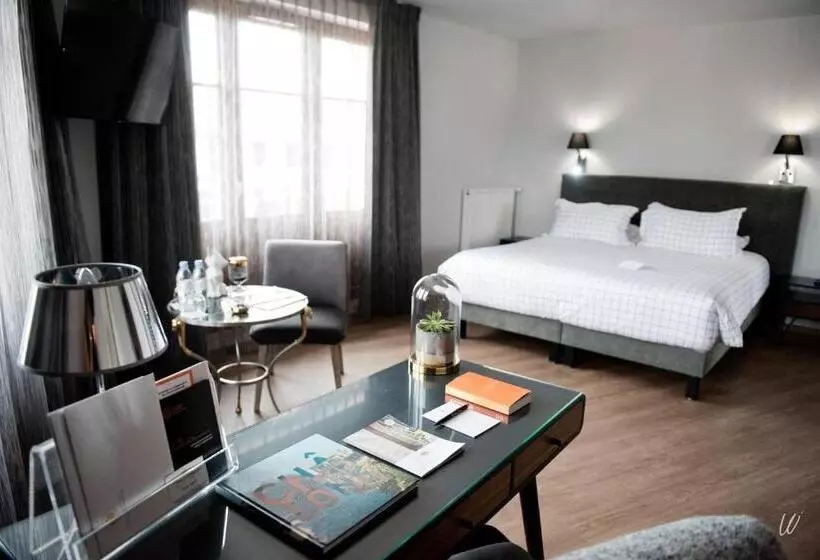 Отель Armes De Champagne