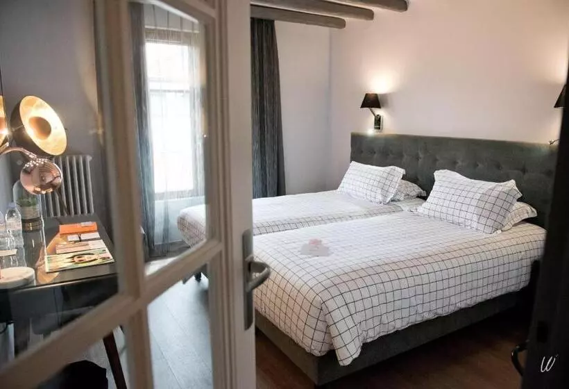 Отель Armes De Champagne