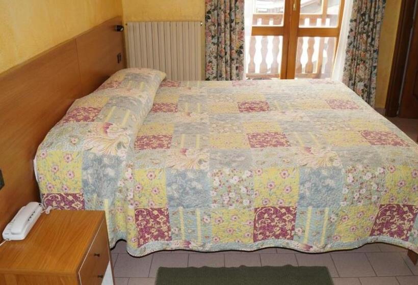 בית מלון כפרי Chateau Des Dames