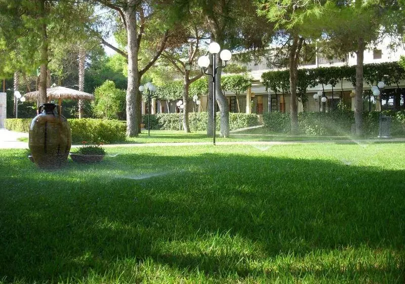 Отель Club Astor