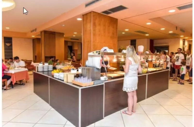 Отель Club Astor