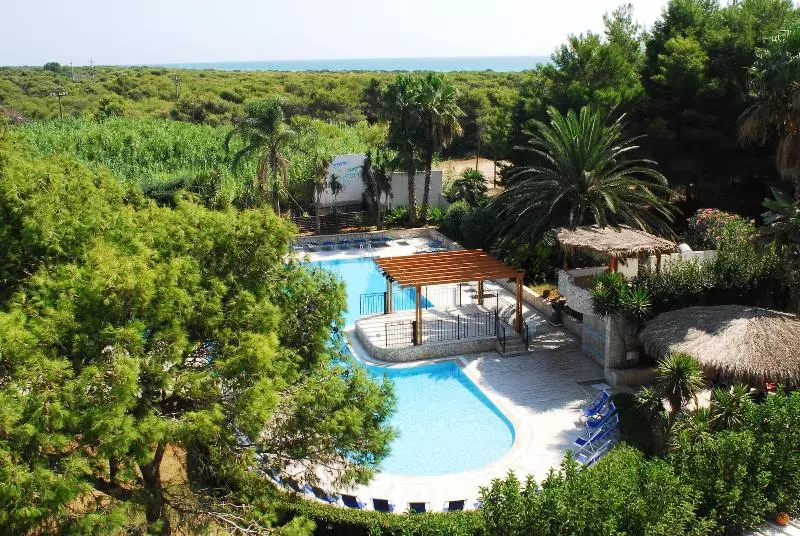 Отель Club Astor